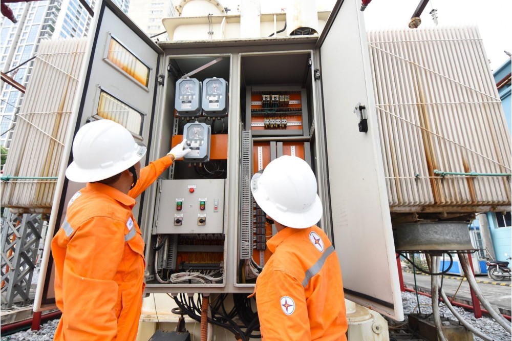 Giá điện tăng 4,8% từ tháng 5/2025 – Đã đến lúc đầu tư điện mặt trời để tiết kiệm lâu dài