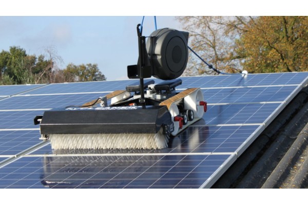 Vệ sinh pin năng lượng mặt trời tăng hiệu suất hệ thống Vệ sinh pin năng lượng mặt trời tăng hiệu suất hệ thống